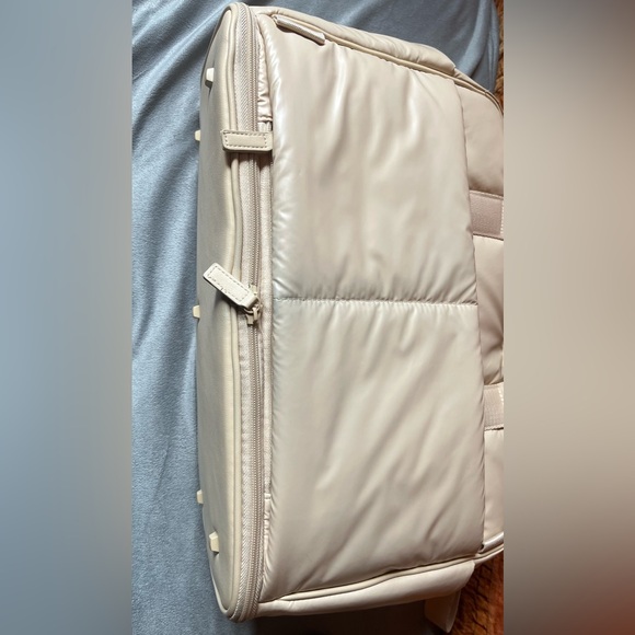 Beis Beige Expandable Air Duffel Puffer - Picture 4 of 8